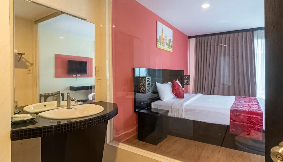 هتل باس سوئیتز نانا بانکوک